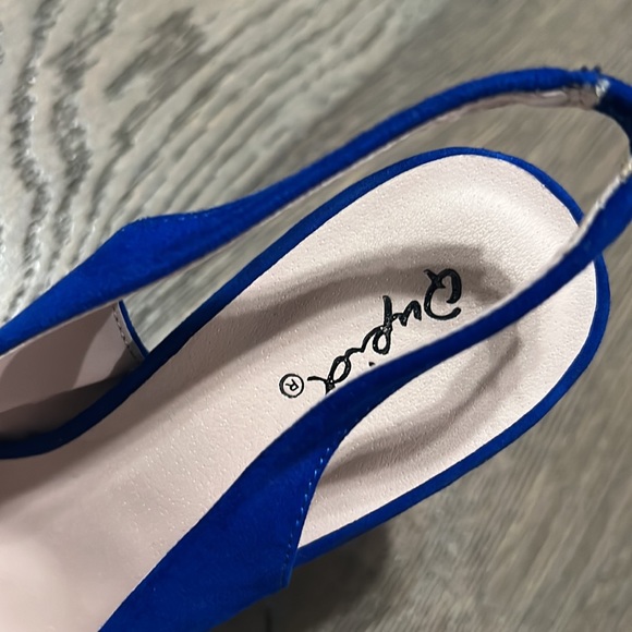 HEELS💧 - Picture 3 of 3